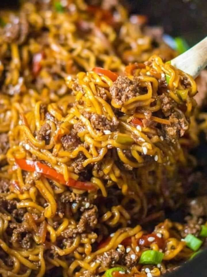 Slow Cooker Beef Ramen Noodles - Easy Recipes🔥